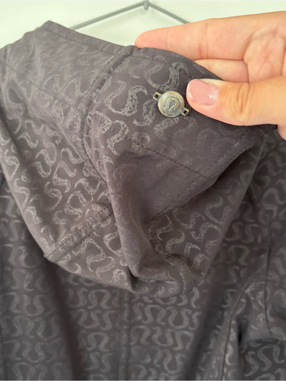 Lululemon Vintage Long Hooded Zip Jacket Monogram Om Logo Print Size 2 - Picture 8 of 11
